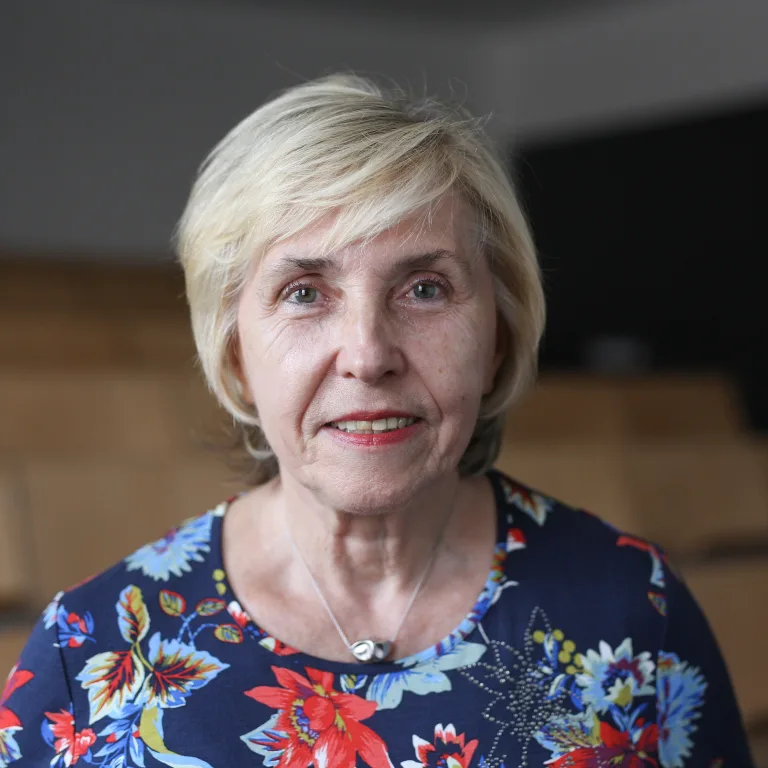 Katarina Podbevšek, Osebnost, Profesorica, Nazorjeva, Oddelek za dramaturgijo in scenske umetnosti, 1984