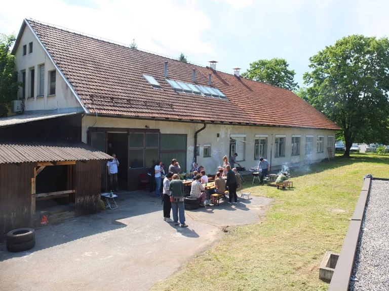 Razseljenost AGRFT, 5 fotografij, Fotografija