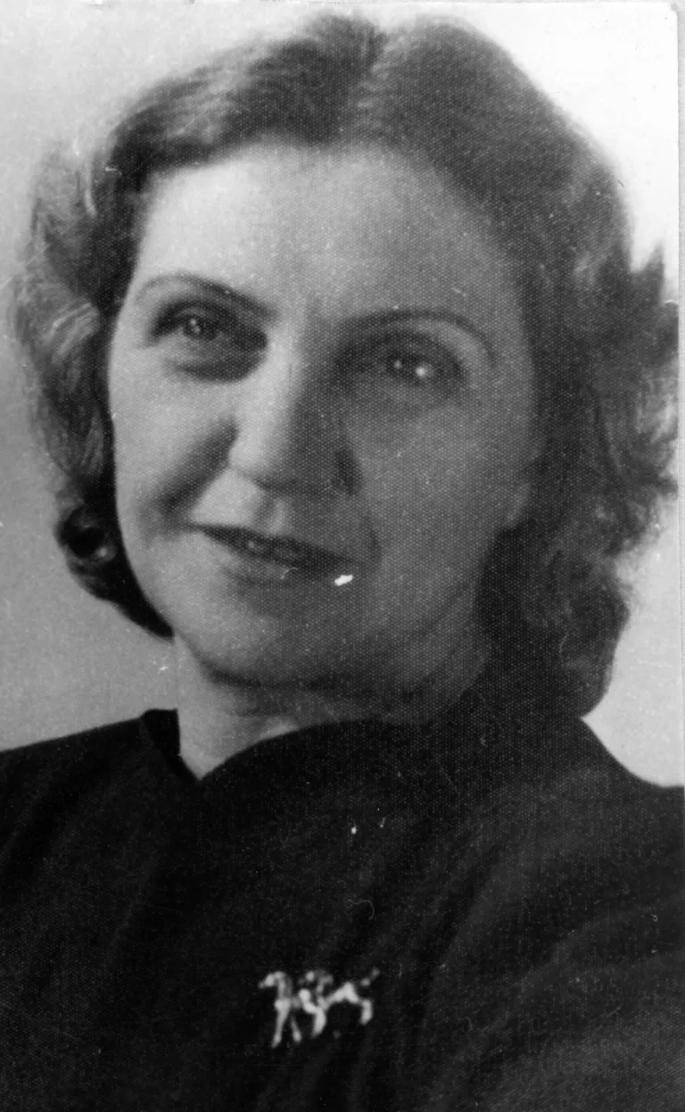 Mira Danilova, Osebnost, Profesorica, Dukičevi bloki, Oddelek za gledališče in radio, 1946